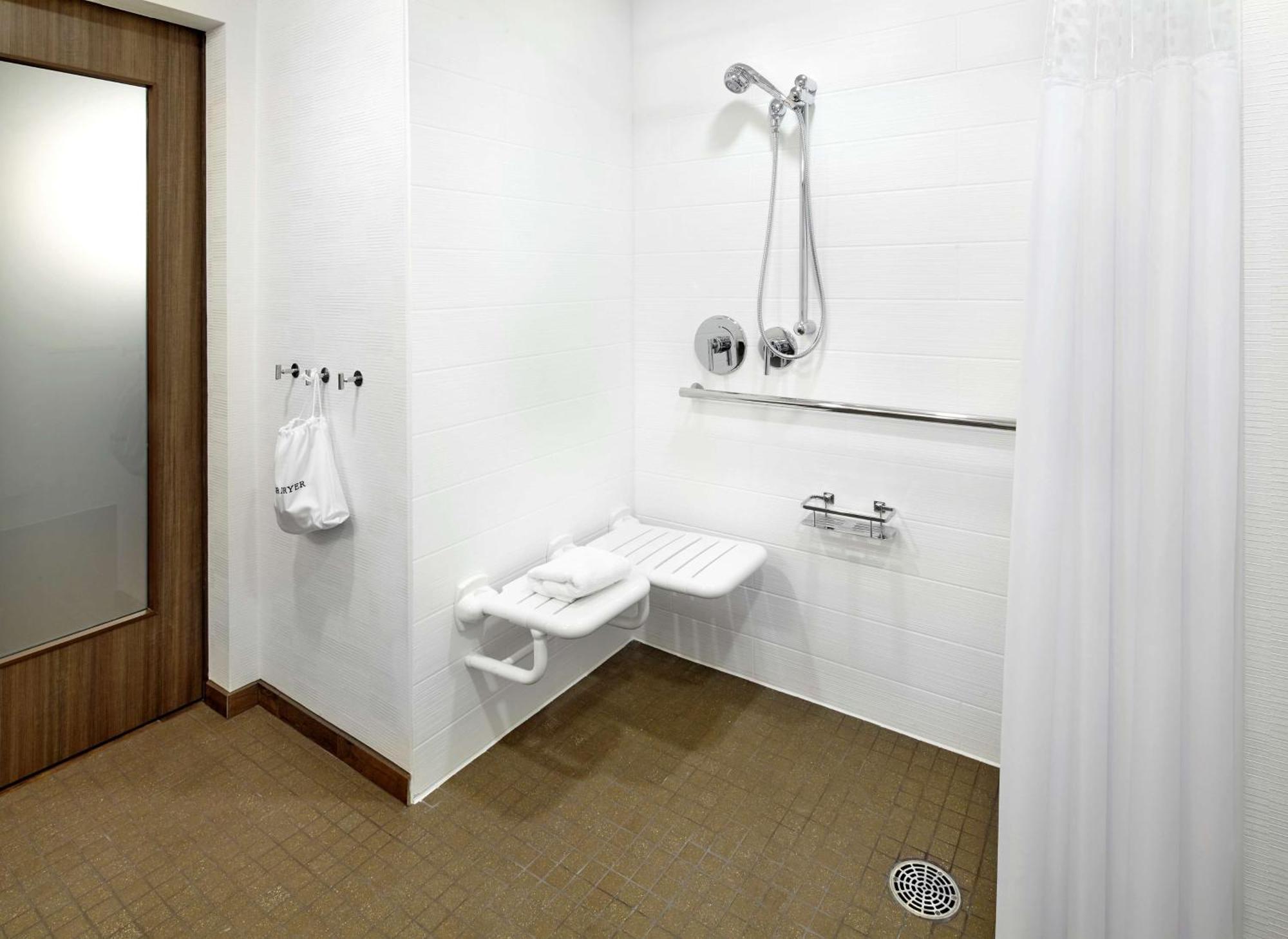 Hampton Inn & Suites Pittsburgh Airport South/Settlers Ridge Robinson Township  Exterior photo