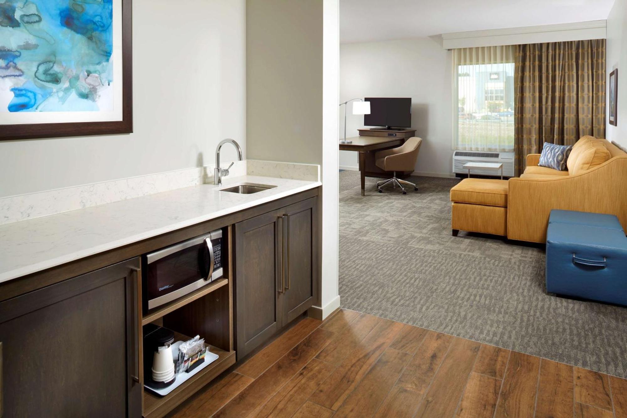 Hampton Inn & Suites Pittsburgh Airport South/Settlers Ridge Robinson Township  Exterior photo