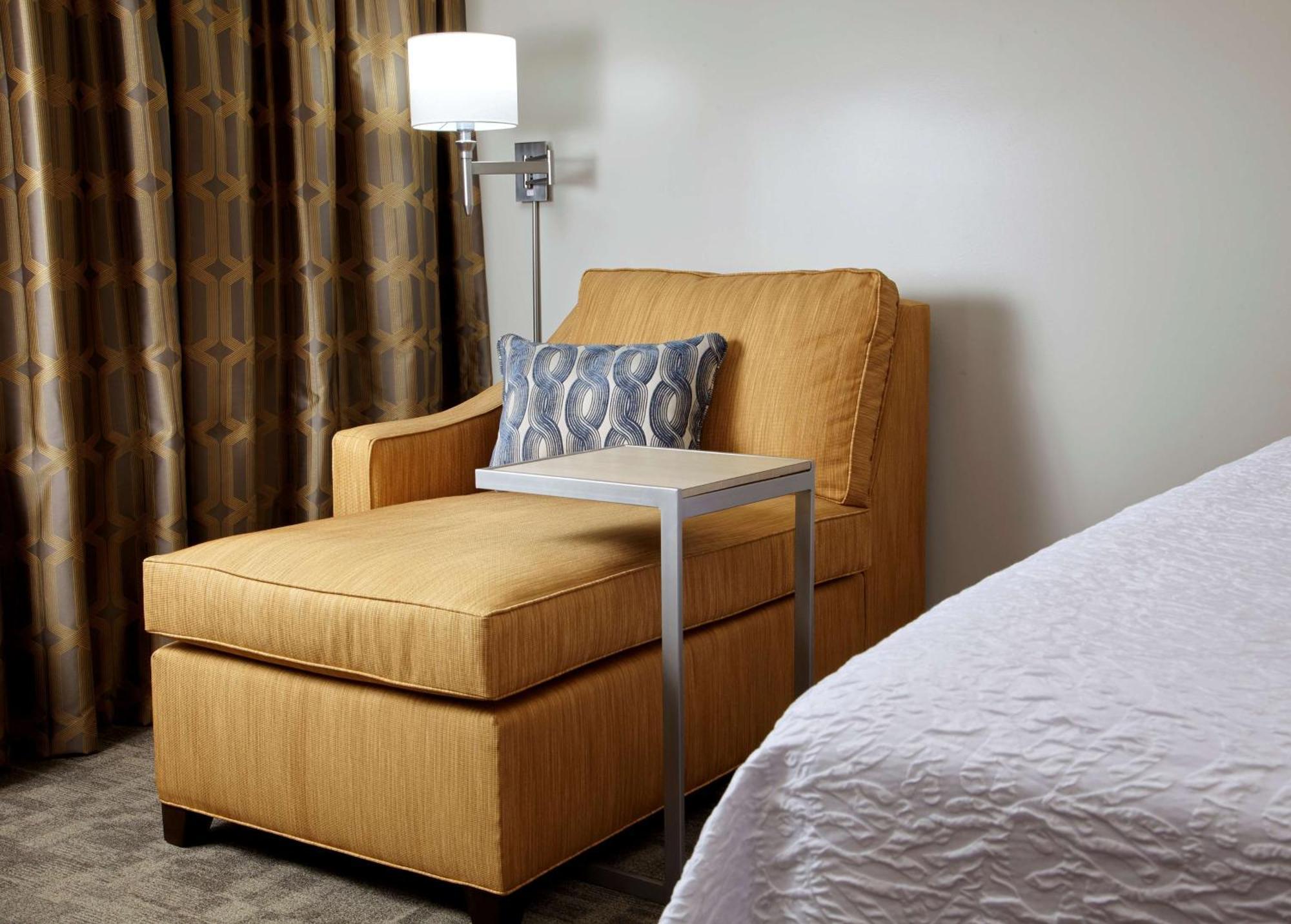 Hampton Inn & Suites Pittsburgh Airport South/Settlers Ridge Robinson Township  Exterior photo
