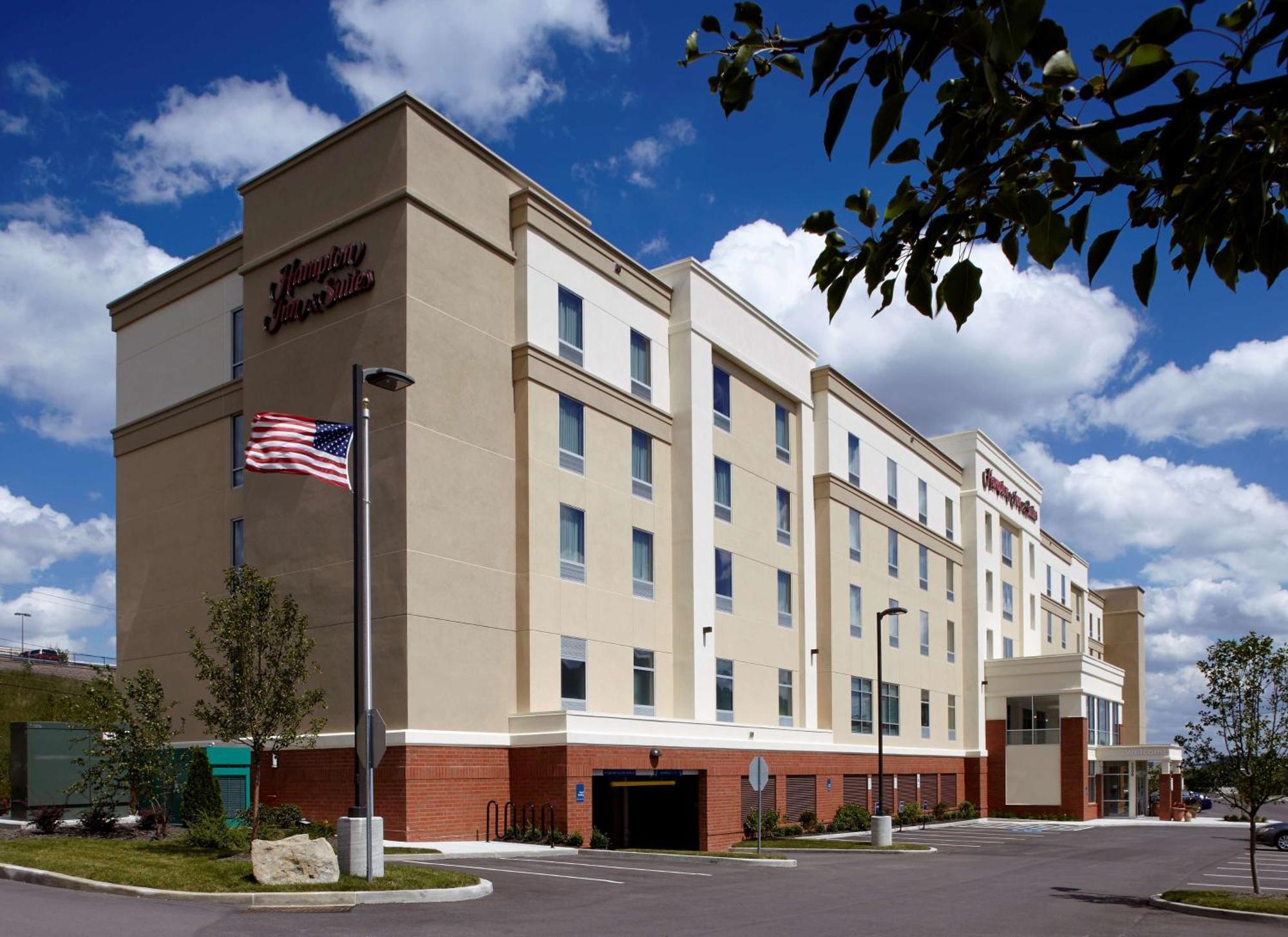 Hampton Inn & Suites Pittsburgh Airport South/Settlers Ridge Robinson Township  Exterior photo